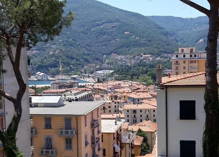 Semesterbostad Charme & Garden La Spezia